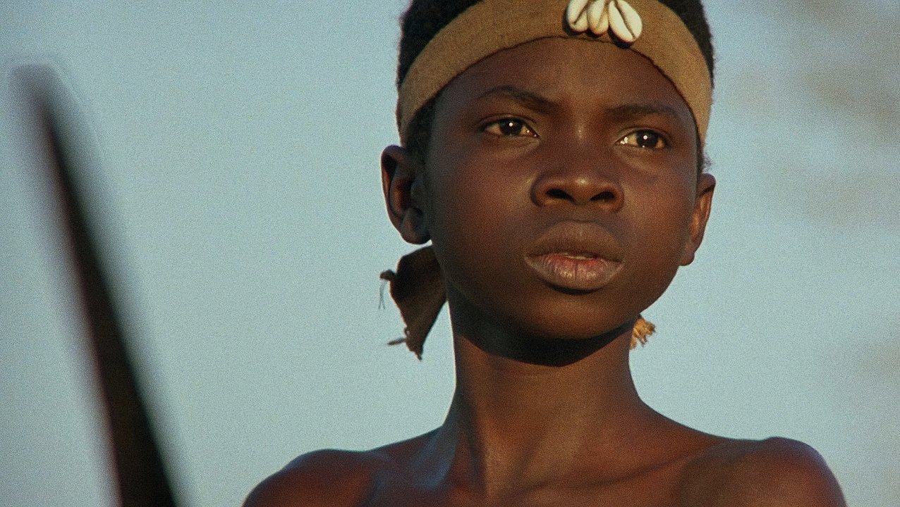 เมื่อเด็กชายกับสิงโตสาวสานสัมพันธ์เหนือธรรมชาติ: รีวิว L'Enfant lion (1993) หนังผจญภัยแอฟริกันที่ซ่อนความหมายลึกซึ้ง